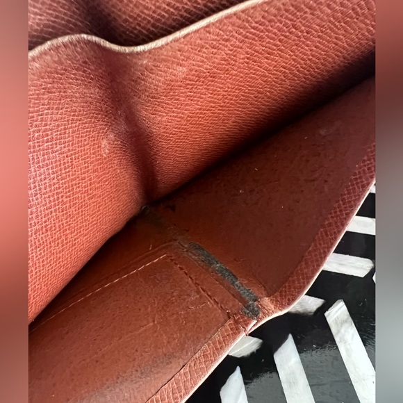 Louis Vuitton Vintage 1989 Elise Monogram Leather Canvas Wallet - Picture 9 of 16